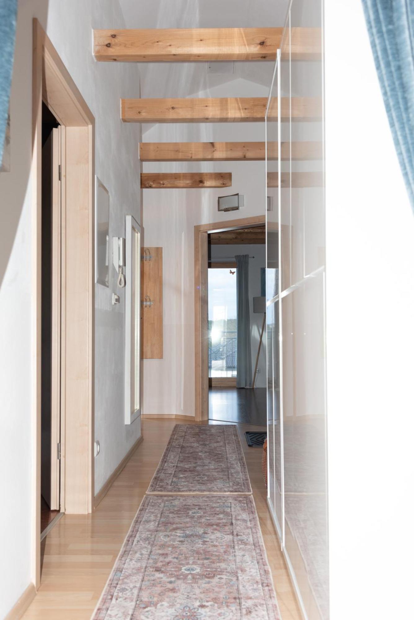 Moderne, Gemuetliche Dg-Wohnung In Ruhiger Lage Нойнбург-форм-Вальд Экстерьер фото