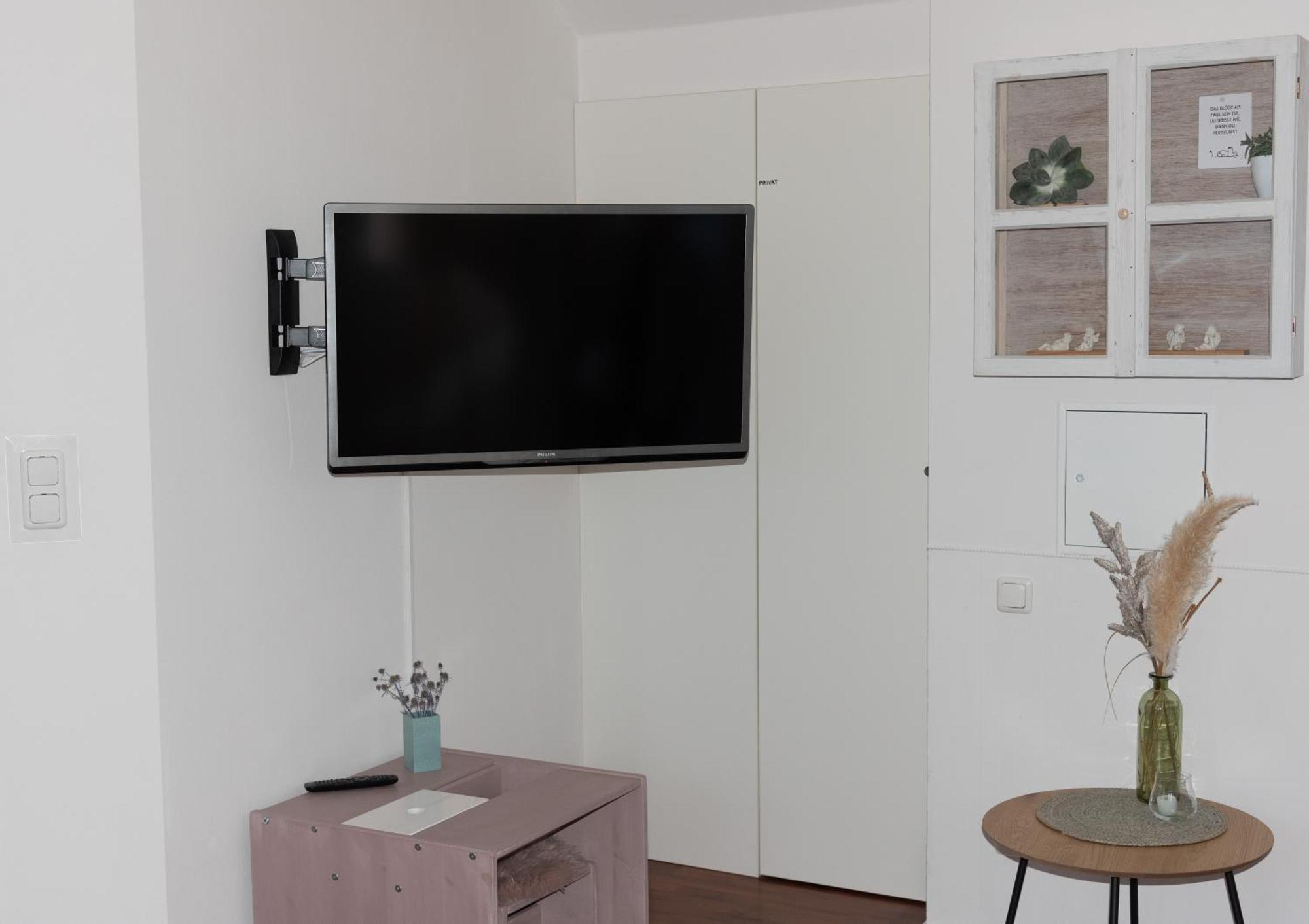 Moderne, Gemuetliche Dg-Wohnung In Ruhiger Lage Нойнбург-форм-Вальд Экстерьер фото